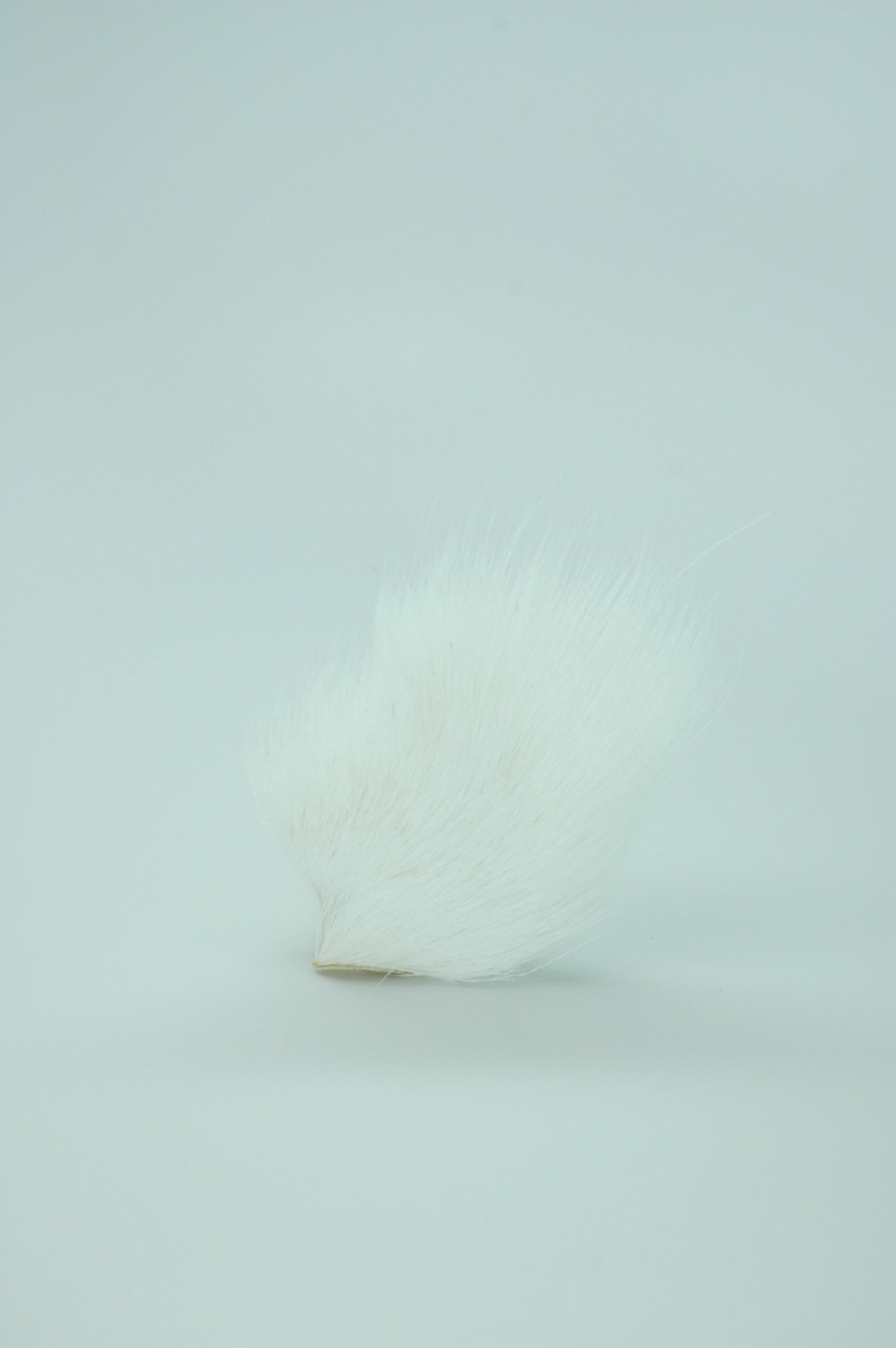 Hareline Deer Belly Hair White