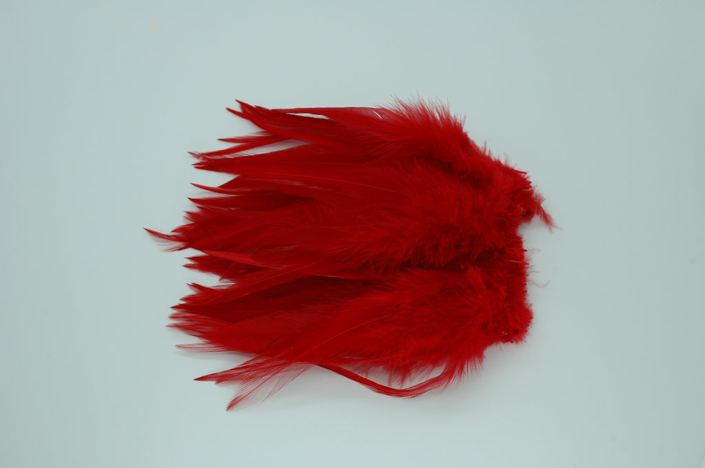 Strung Rooster Saddles Long - Red Natural